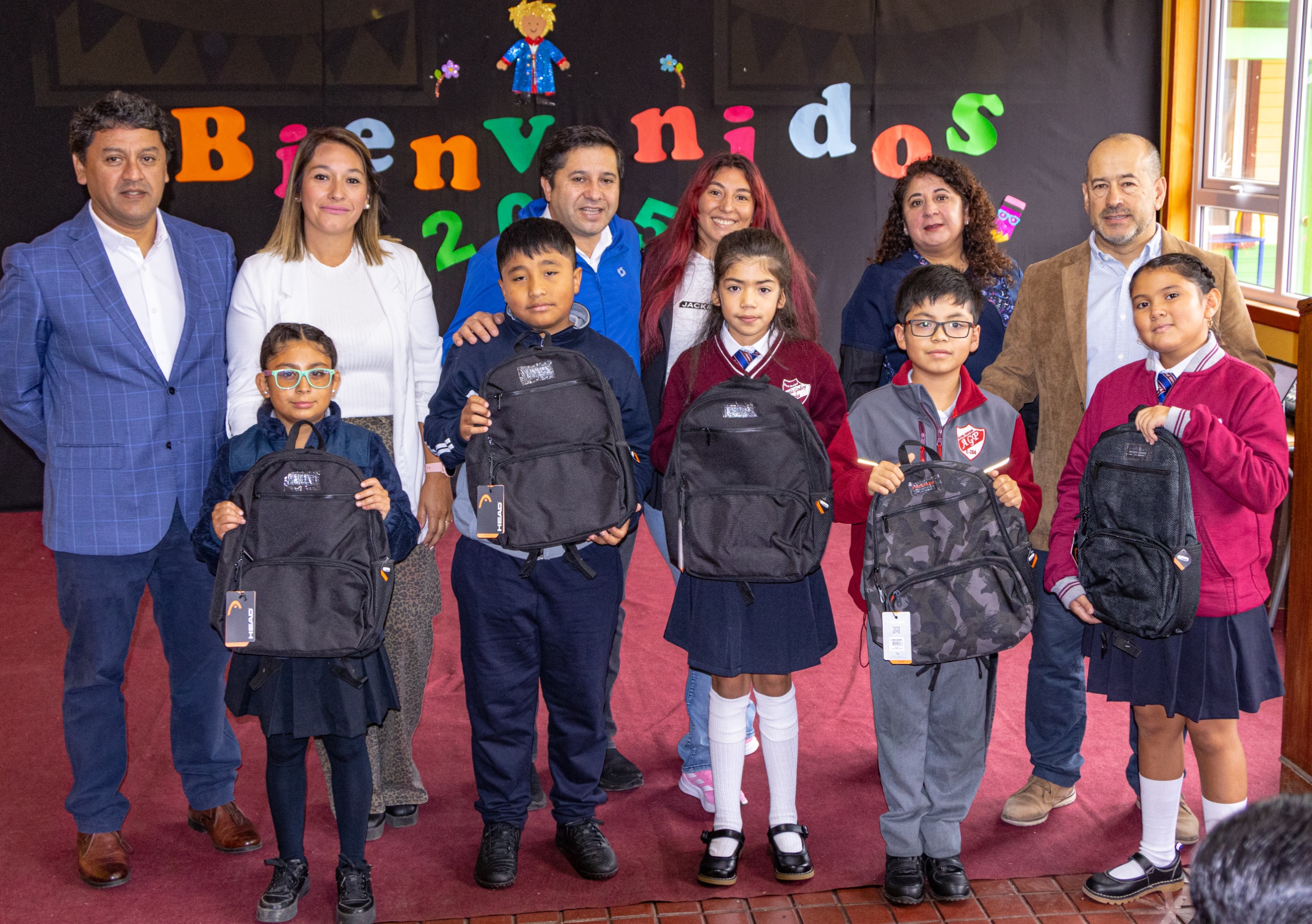 Alcalde visita la Escuela Amelia Godoy Peña en su primer día de clases